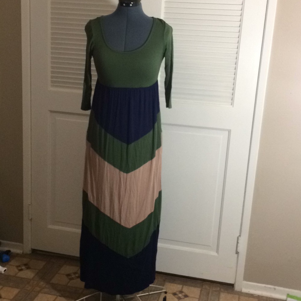 🌿Olive Chevron dress🌿